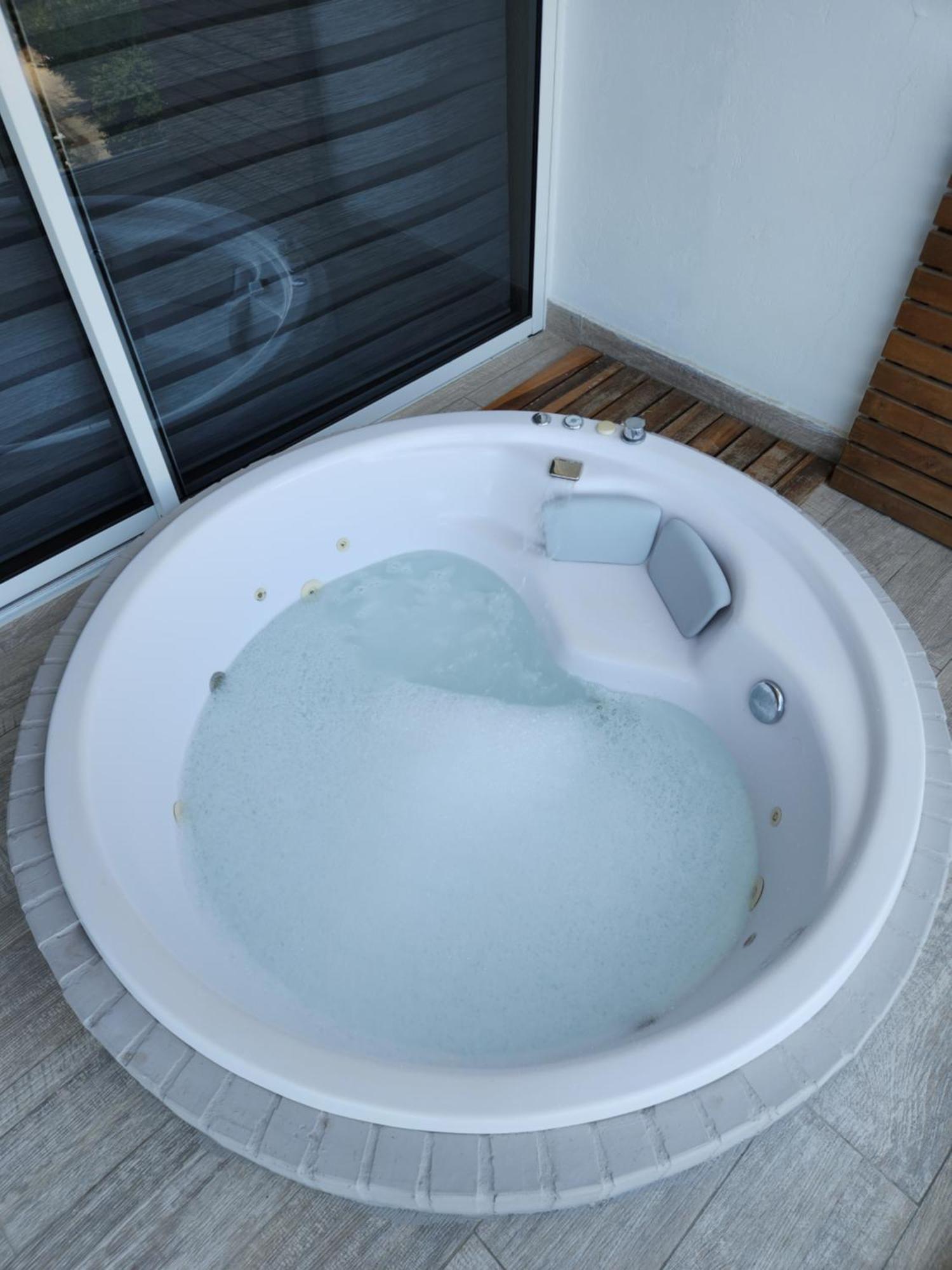 Dominique 609 With Private Jacuzzi Cartagena