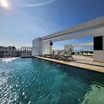 Dominique 609 Apartment With Private Jacuzzi