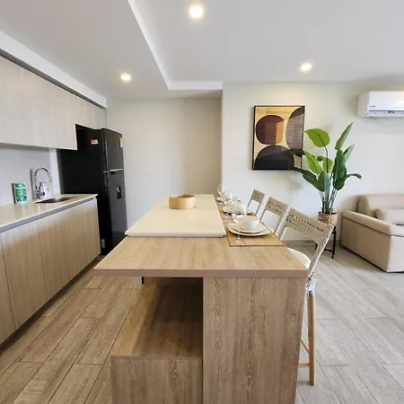 Dominique 609 With Private Jacuzzi Apartment