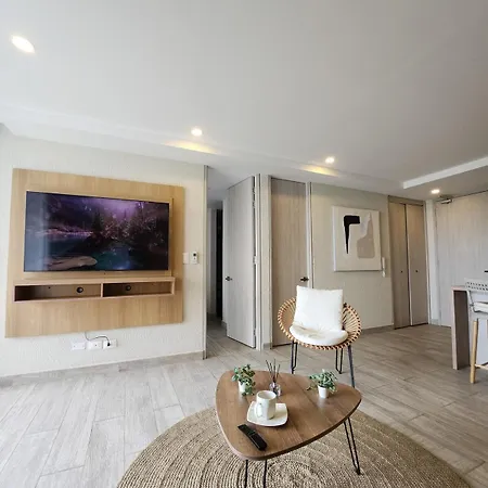 Dominique 609 With Private Jacuzzi Apartment