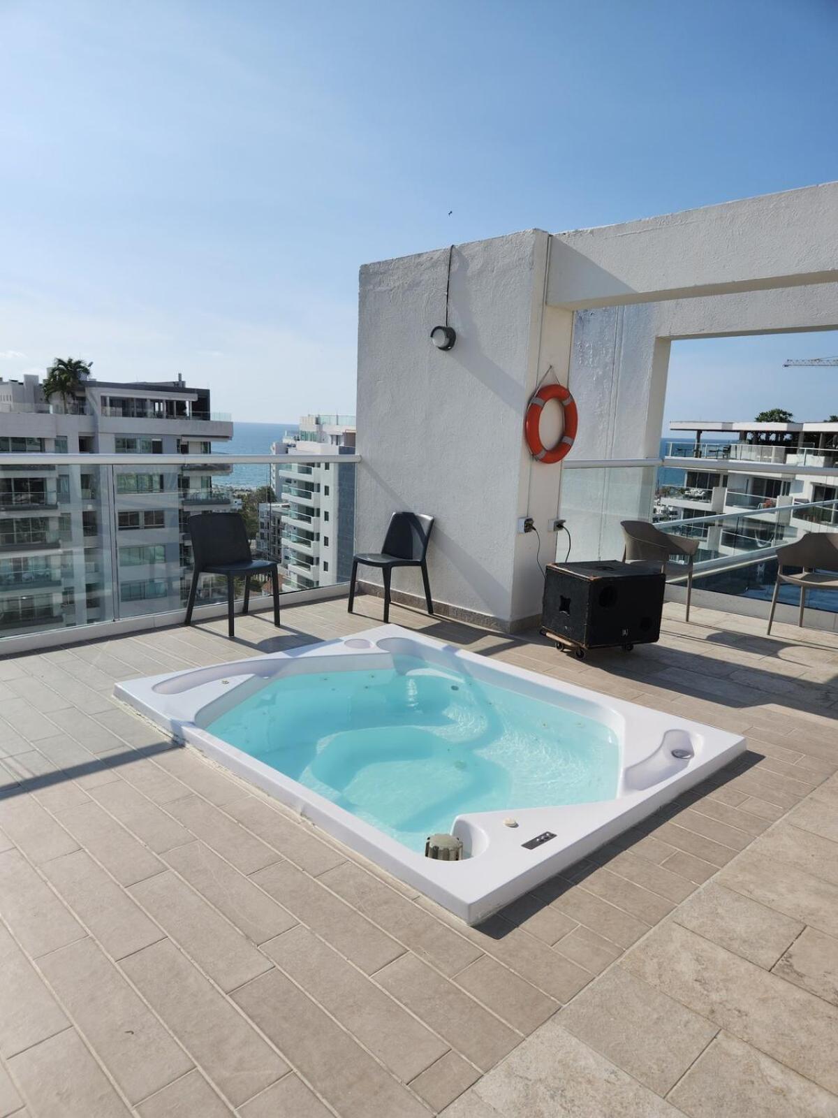 Dominique 609 With Private Jacuzzi Apartamento *
