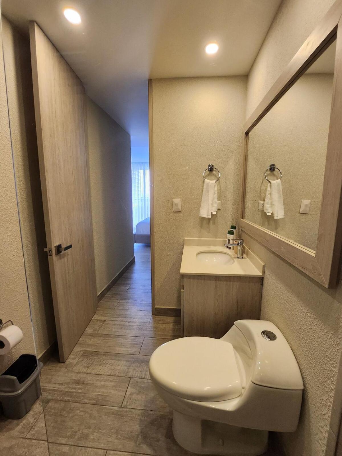 Dominique 609 With Private Jacuzzi Apartamento *
